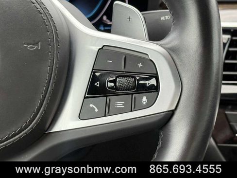 Used 2022 BMW 530e xDrive w/ Premium Package image 22