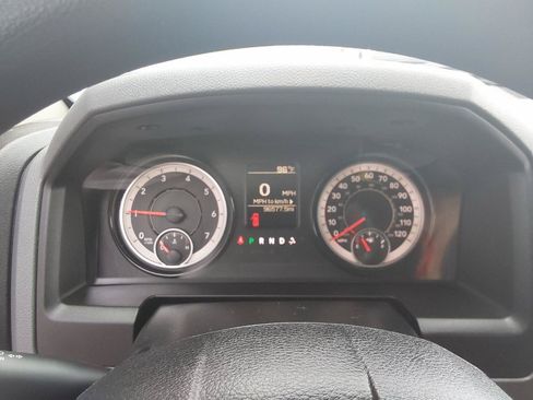 Used 2018 RAM 1500 Express AWD/4WD image 20