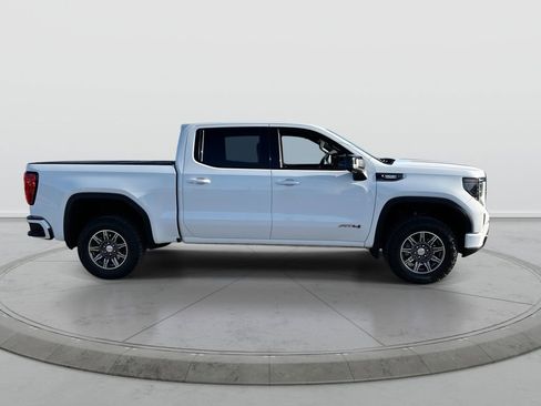 Used 2024 GMC Sierra 1500 AT4 w/ AT4 Preferred Package AWD/4WD image 9