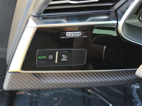 New 2026 Audi RS Q8 performance image 30