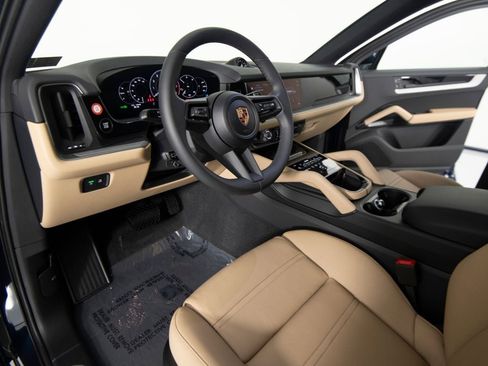 New 2026 Porsche Cayenne Coupe AWD/4WD image 15