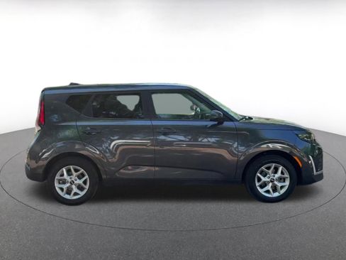 Used 2025 Kia Soul LX w/ LX Technology Package image 17