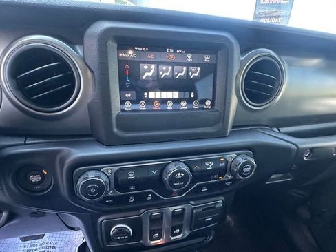 Used 2022 Jeep Wrangler Willys image 21