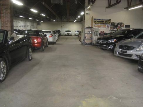Used 2014 Toyota Camry SE FWD image 32