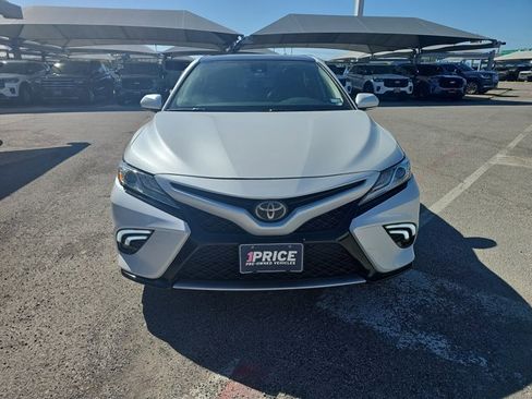 Used 2020 Toyota Camry XSE image 8