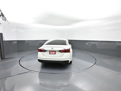 Used 2025 Nissan Altima 2.5 SR image 23