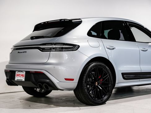 Used 2022 Porsche Macan GTS w/ Sport Chrono Package image 45