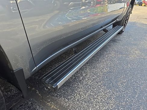 Used 2019 Chevrolet Silverado 1500 High Country image 42