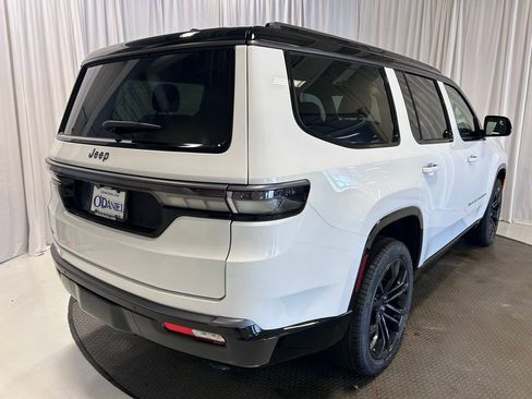 New 2026 Jeep Grand Wagoneer Summit AWD/4WD image 31