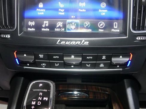 Used 2019 Maserati Levante AWD/4WD image 35