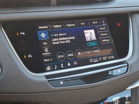 Certified 2025 Cadillac XT5 Premium Luxury image 30