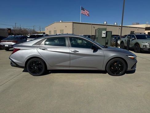 New 2026 Hyundai Elantra SEL Sport image 11