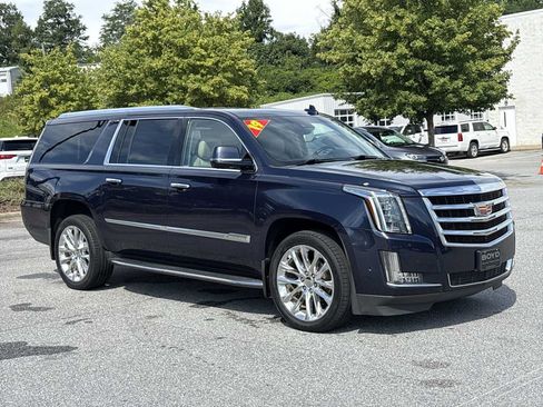 Used 2019 Cadillac Escalade ESV Luxury AWD/4WD image 4