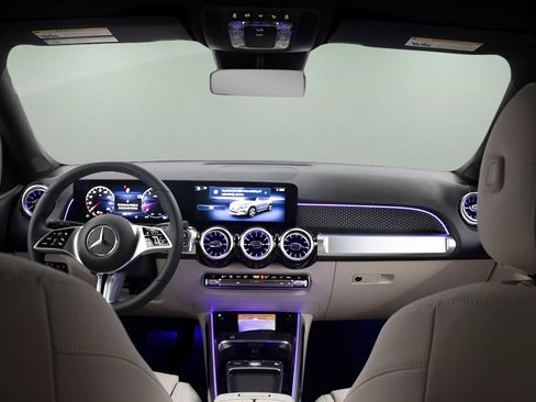 Used 2025 Mercedes-Benz GLB 250 image 26