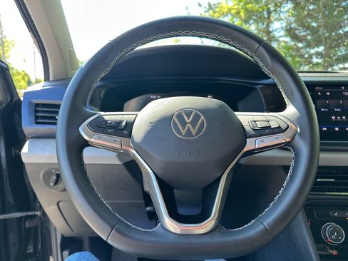 Certified 2023 Volkswagen Taos SE AWD/4WD image 12