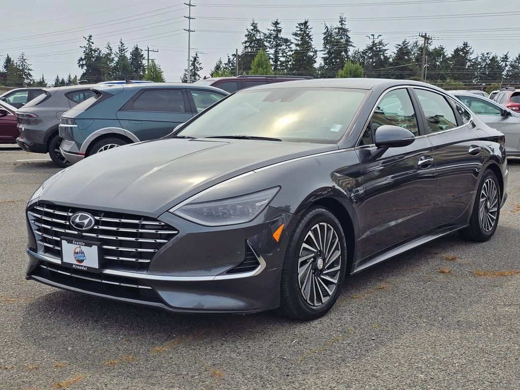 Used 2022 Hyundai Sonata Limited w/ Cargo Package FWD image 3