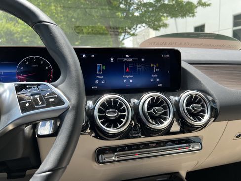 Certified 2026 Mercedes-Benz GLA 250 4MATIC image 31