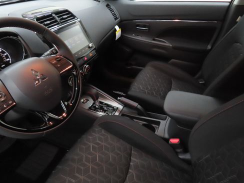 New 2026 Mitsubishi Outlander Sport LE AWD/4WD image 19