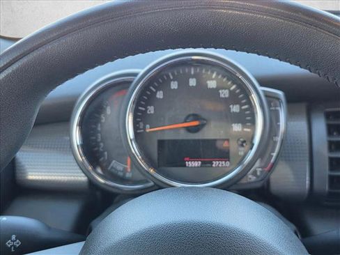 Used 2020 MINI Cooper 4-Door Hardtop image 11