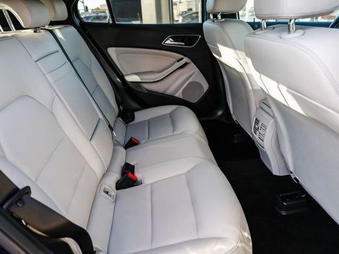 Used 2020 Mercedes-Benz GLA 250 4MATIC image 18