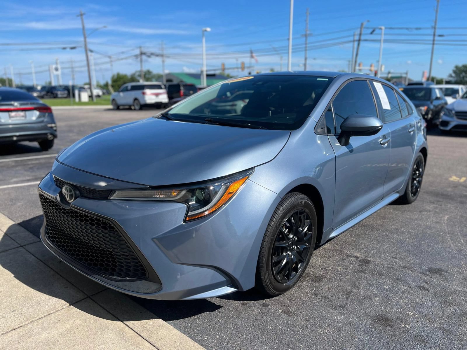 Used 2020 Toyota Corolla LE FWD image 2