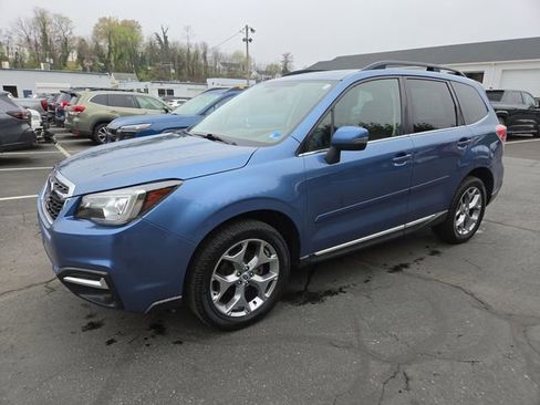 Used 2017 Subaru Forester 2.5i Touring AWD/4WD image 3