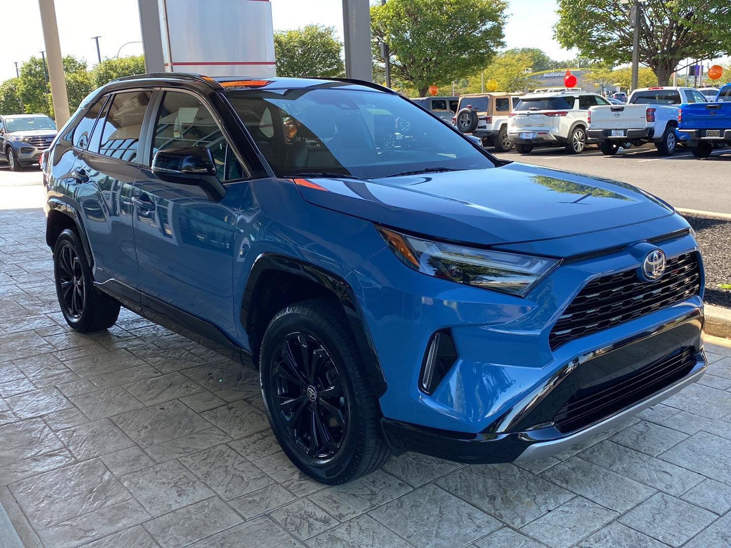 Used 2022 Toyota RAV4 XSE w/ XSE Grade Weather Package AWD/4WD image 3