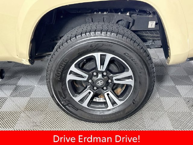 Certified 2016 Toyota Tacoma TRD Sport w/ Premium & Technology Package AWD/4WD image 4