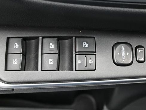 Used 2017 Toyota Camry LE FWD image 14