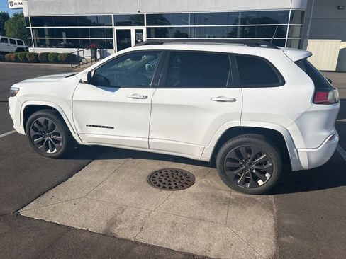 Used 2020 Jeep Cherokee High Altitude AWD/4WD image 6
