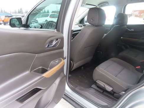 Used 2023 GMC Acadia SLE w/ Driver Convenience Package AWD/4WD image 19