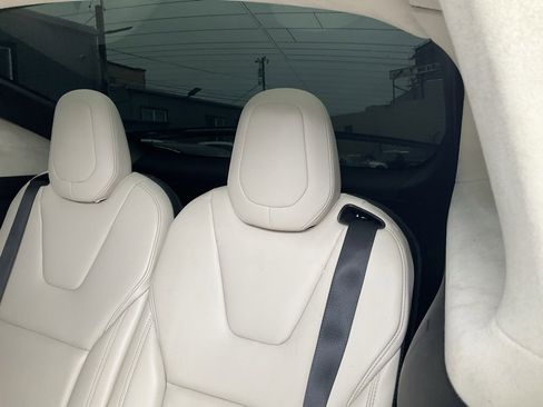 Used 2018 Tesla Model X 100D image 34