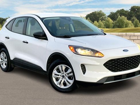 Used 2022 Ford Escape S image 2