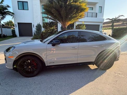 Used 2025 Porsche Cayenne GTS AWD/4WD image 4