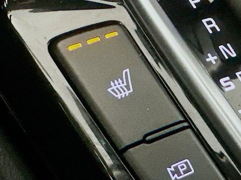 Certified 2025 Kia Seltos EX AWD/4WD image 14