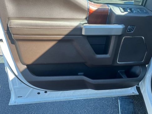 Used 2022 Ford F250 King Ranch w/ King Ranch Ultimate Package AWD/4WD image 12