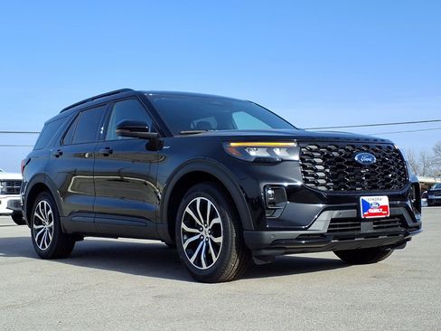 New 2026 Ford Explorer ST-Line RWD image 3