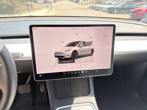 Used 2023 Tesla Model Y Long Range AWD/4WD image 25