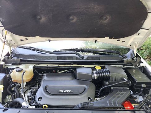 Used 2017 Chrysler Pacifica Touring-L FWD image 22