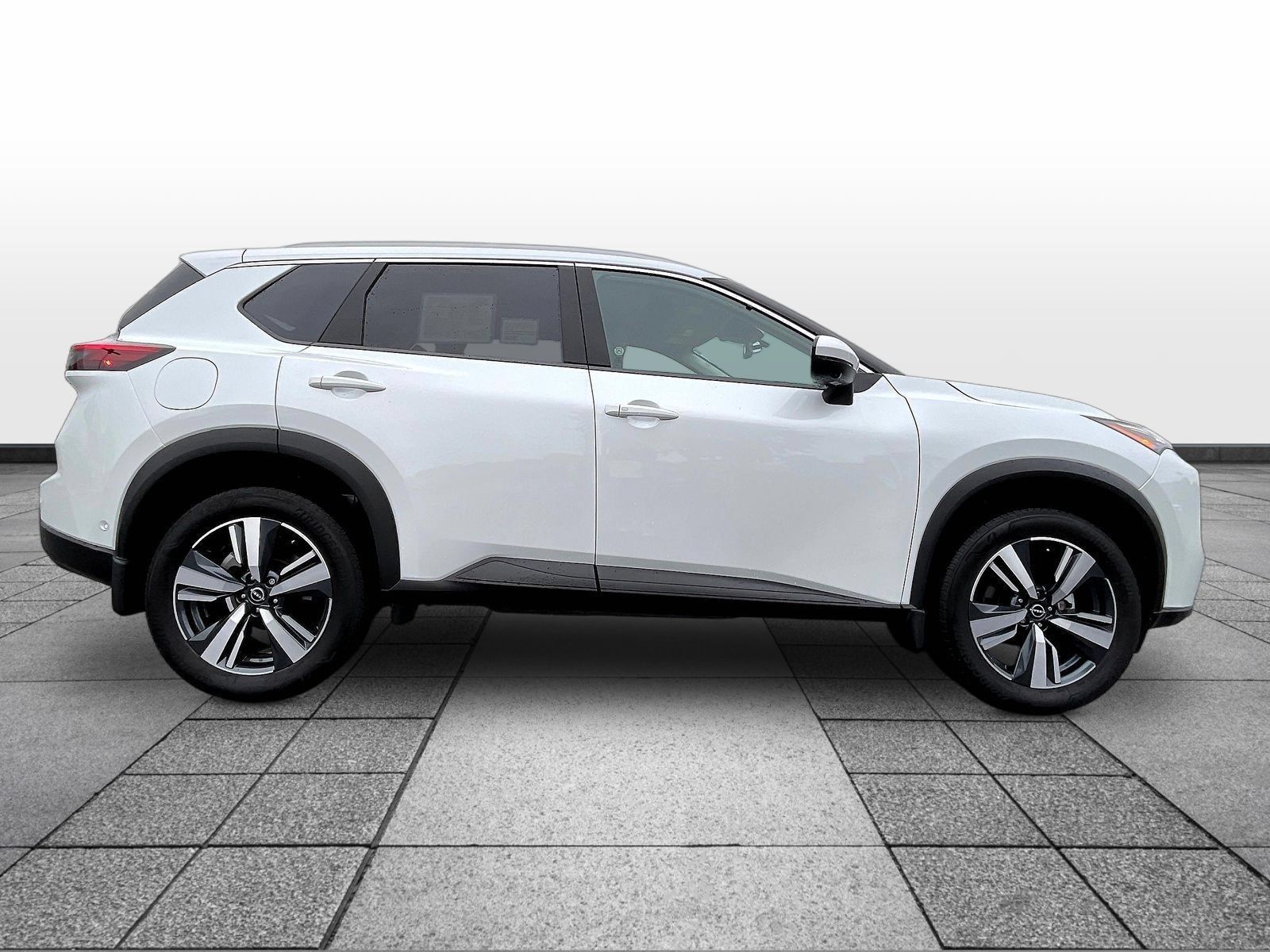 Certified 2024 Nissan Rogue SL w/ SL Premium Package AWD/4WD image 4