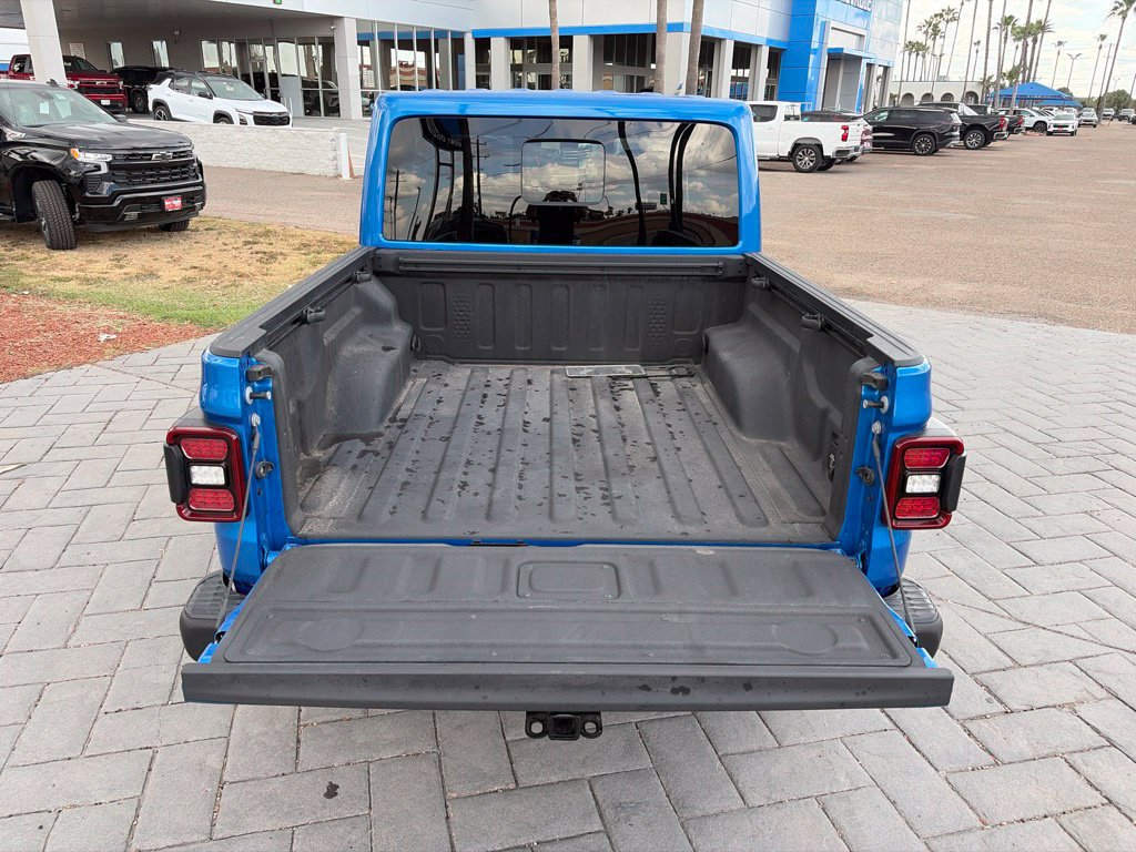 Used 2023 Jeep Gladiator Rubicon w/ LED Lighting Group AWD/4WD image 6