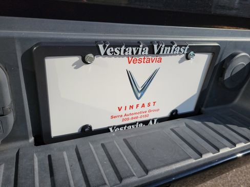 Used 2018 Chevrolet Silverado 1500 LT w/ All Star Edition image 31