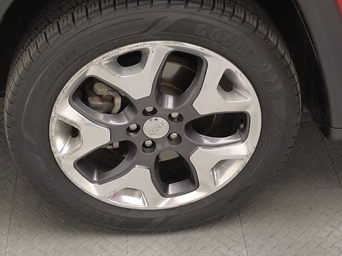Used 2019 Jeep Compass Limited FWD image 31