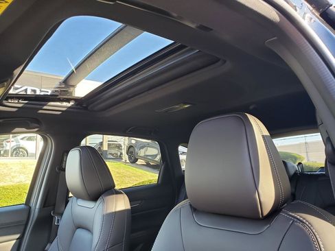 New 2025 MAZDA CX-5 Signature image 7