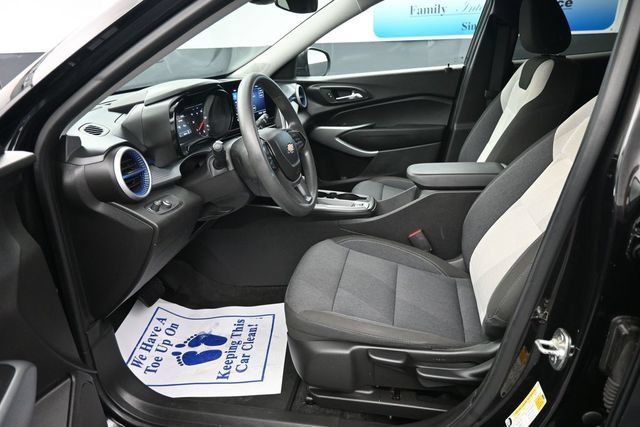 Used 2024 Chevrolet Trax LS FWD image 12