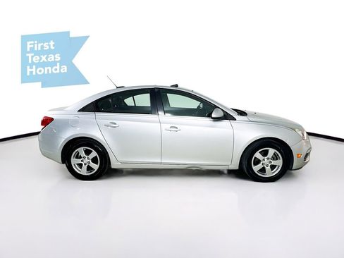Used 2016 Chevrolet Cruze LT w/ Sun And Sound Package FWD image 9