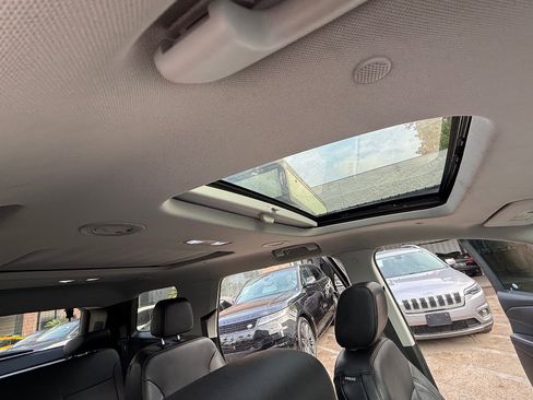 Used 2019 Chevrolet Traverse Premier w/ Redline Edition image 15