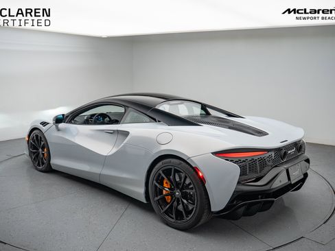 Used 2023 McLaren Artura Base image 15