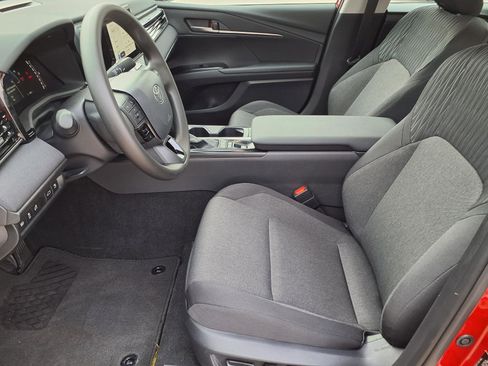 Used 2026 Toyota Camry LE w/ Convenience Package image 13