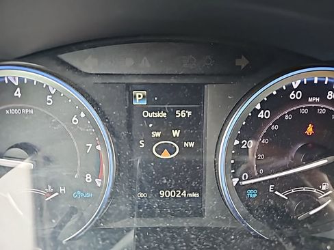 Used 2019 Toyota Highlander XLE image 9